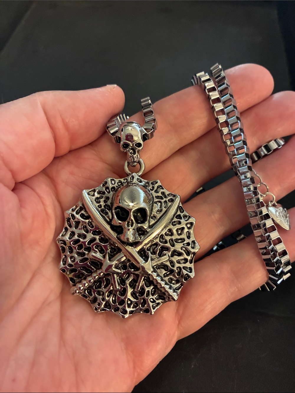Men's Skull Crossed Swords Pendant Necklace. Skull On The Bale